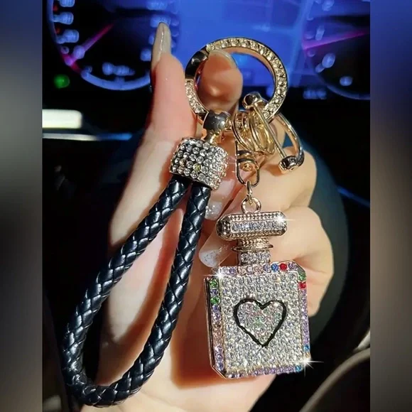 Rhinestone NWT Perfume Bottle Keychain - Picture 3 of 3